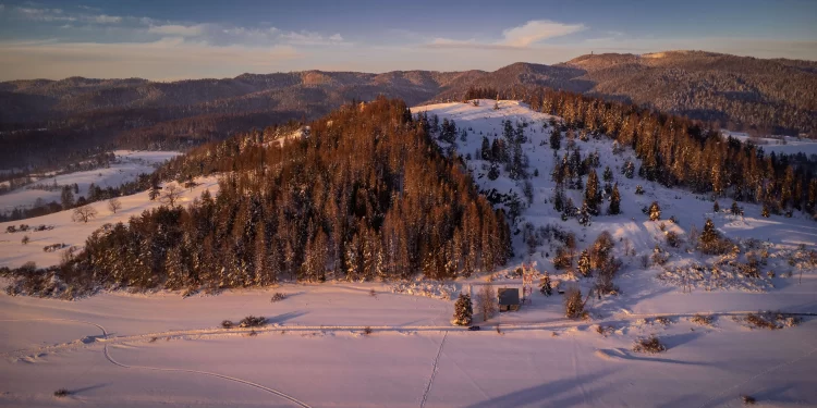Góra Wdżar – magnetyczne anomalie, malownicze trasy i atrakcje dla rodzin.